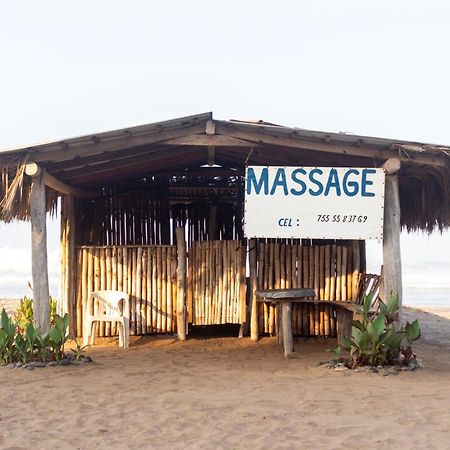 Hotel Tres Santos Troncones Buitenkant foto