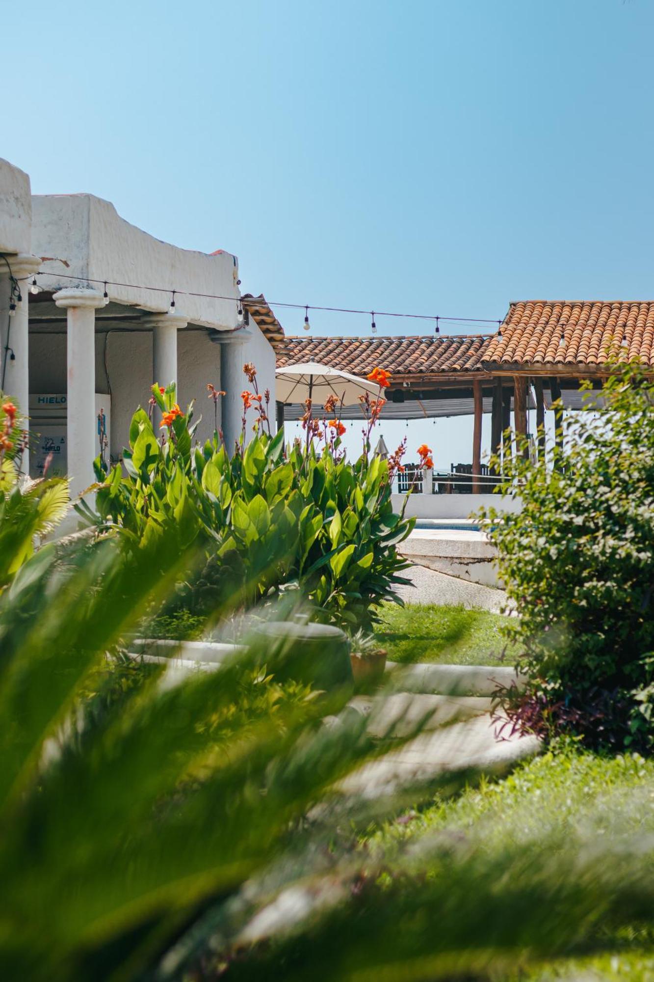 Hotel Tres Santos Troncones Buitenkant foto